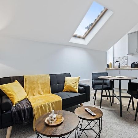Modern Apartment Free Off Road Parking King Bed Suite 9 ノッティンガム エクステリア 写真